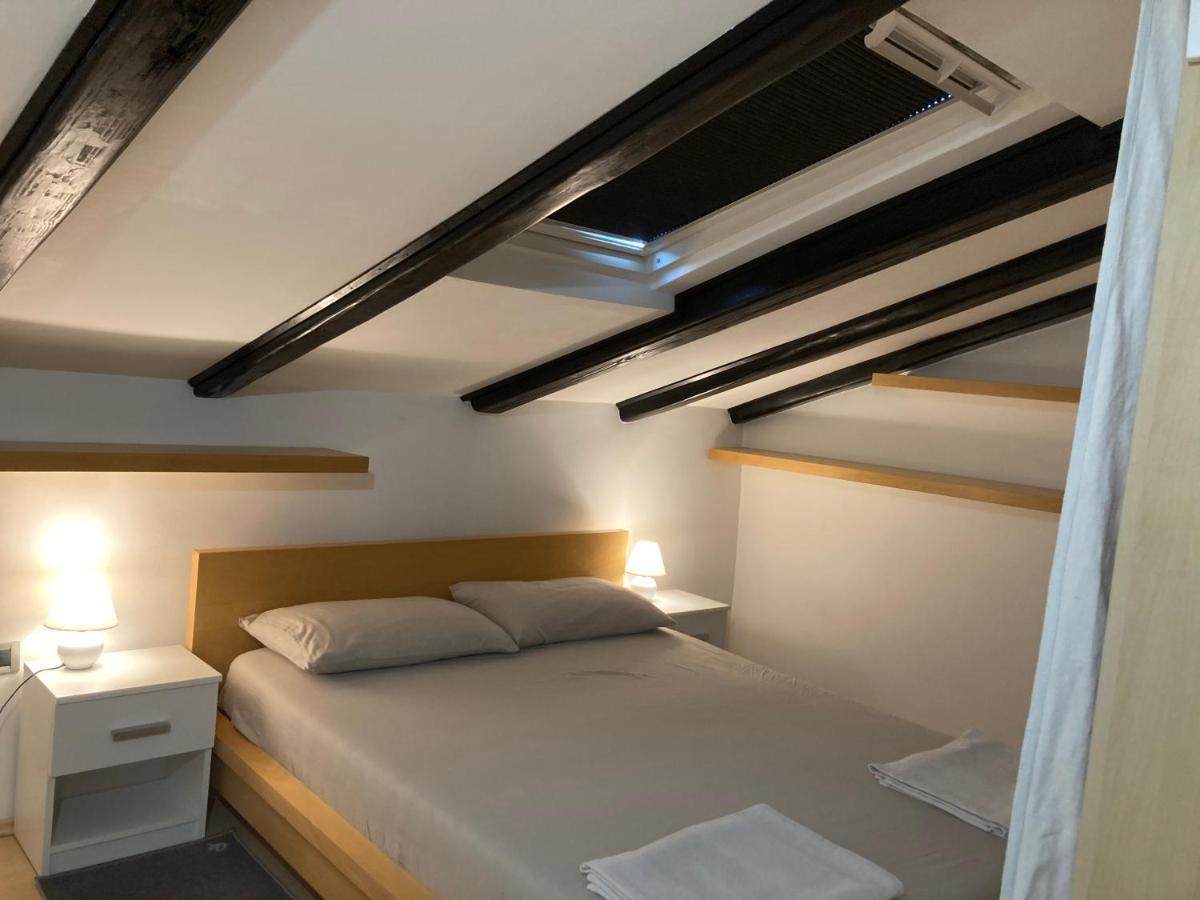 Apartman Nina - *